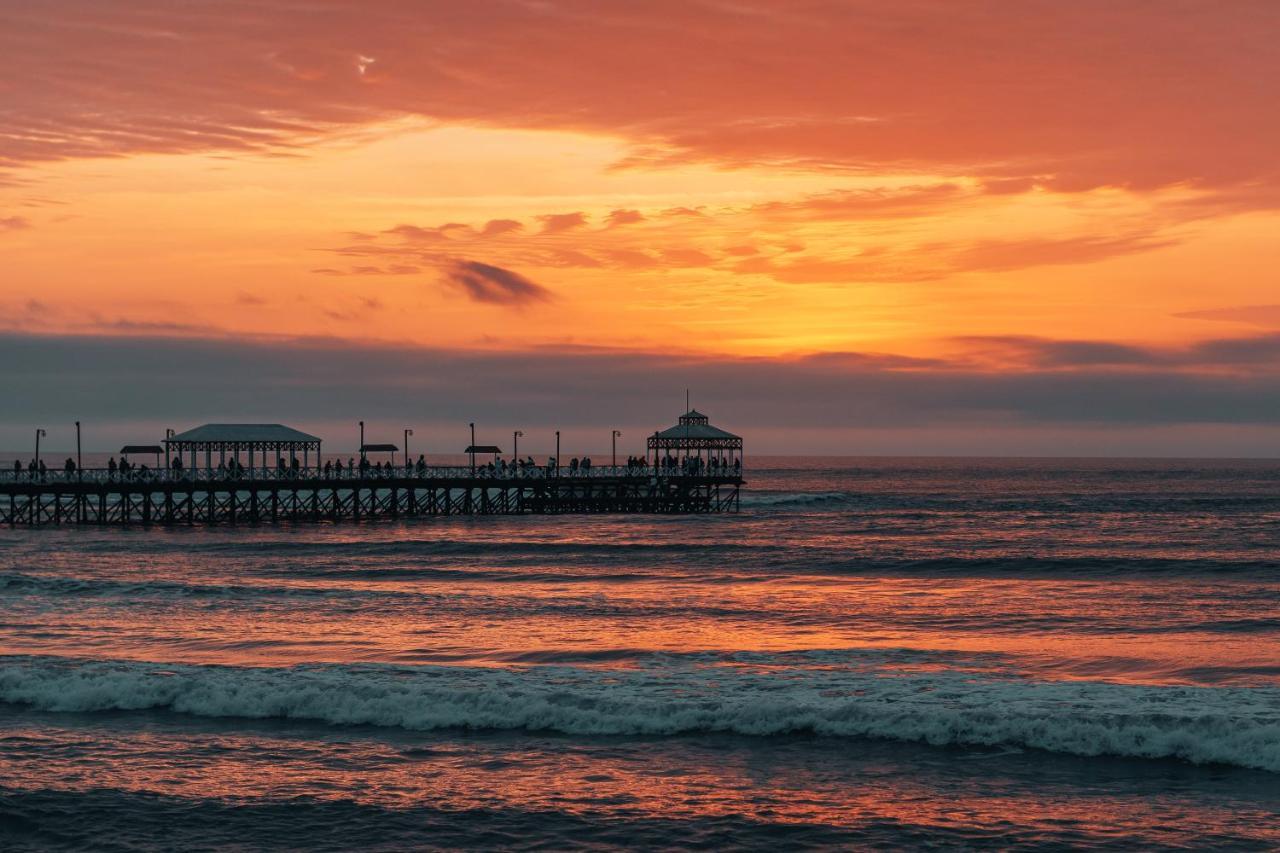 Los Esteros Hostal Huanchaco Exteriör bild
