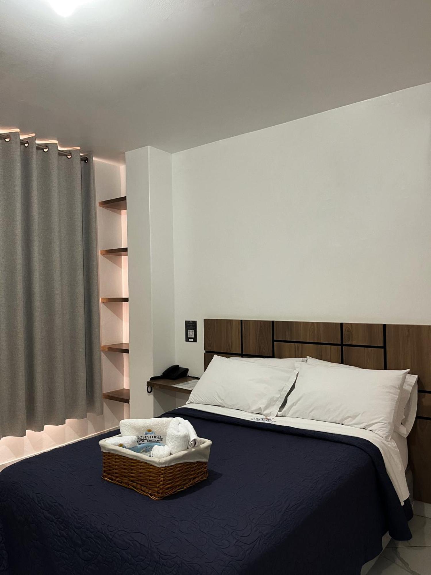 Los Esteros Hostal Huanchaco Exteriör bild