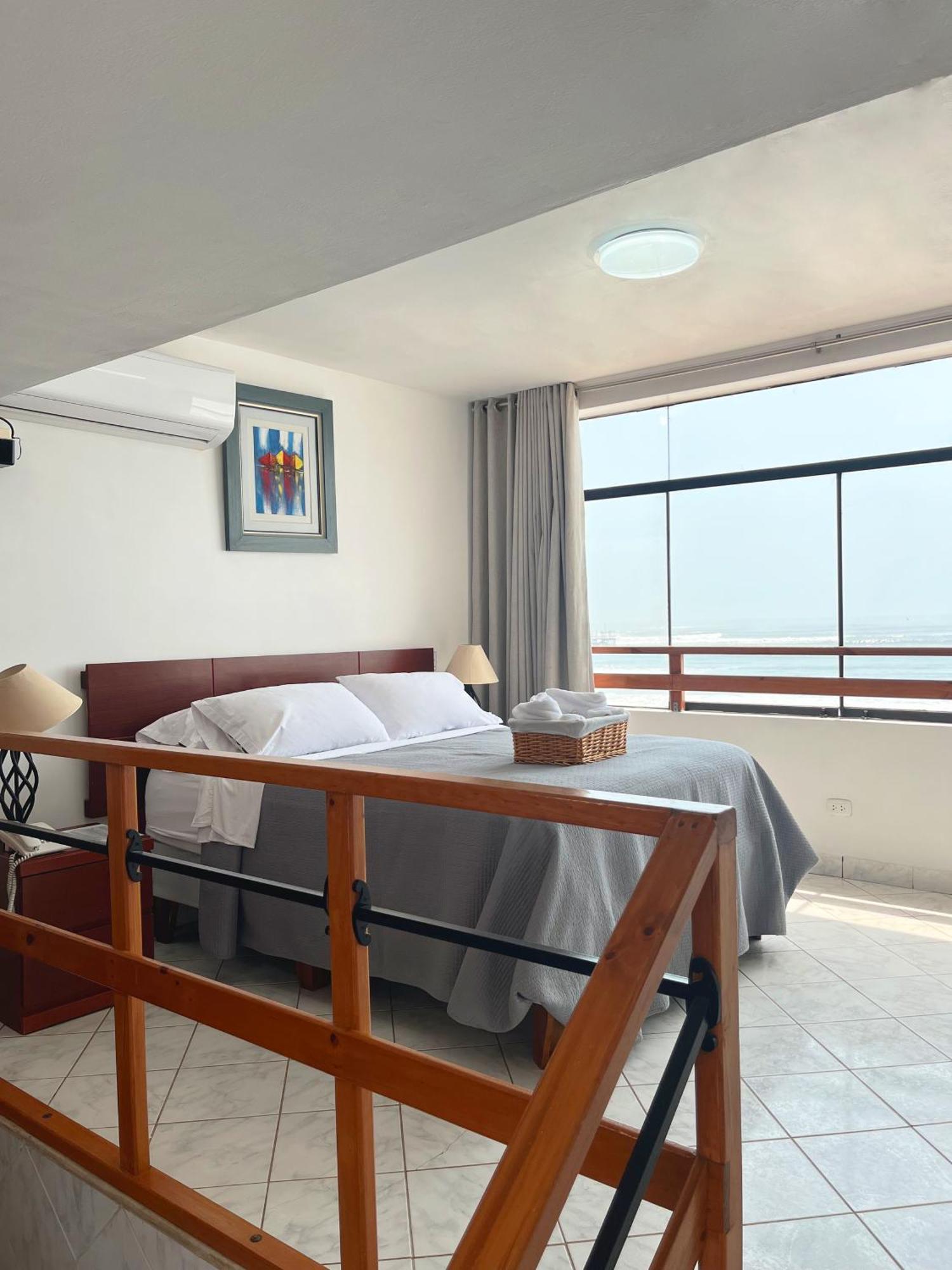 Los Esteros Hostal Huanchaco Exteriör bild