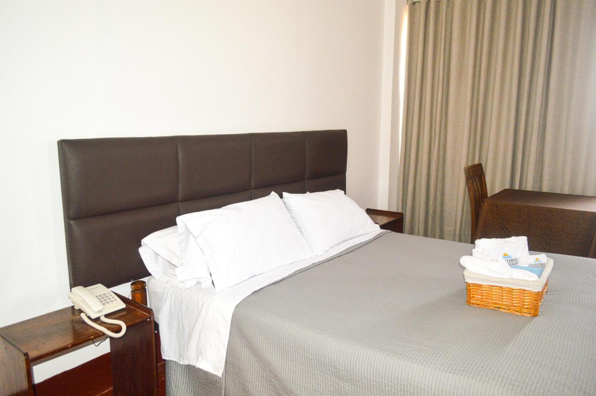 Los Esteros Hostal Huanchaco Exteriör bild
